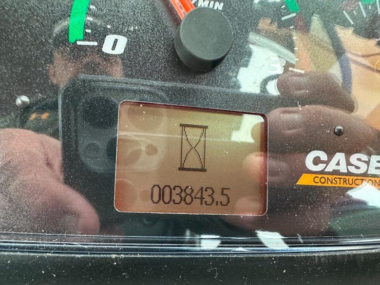 2019-case-580sn-image-68