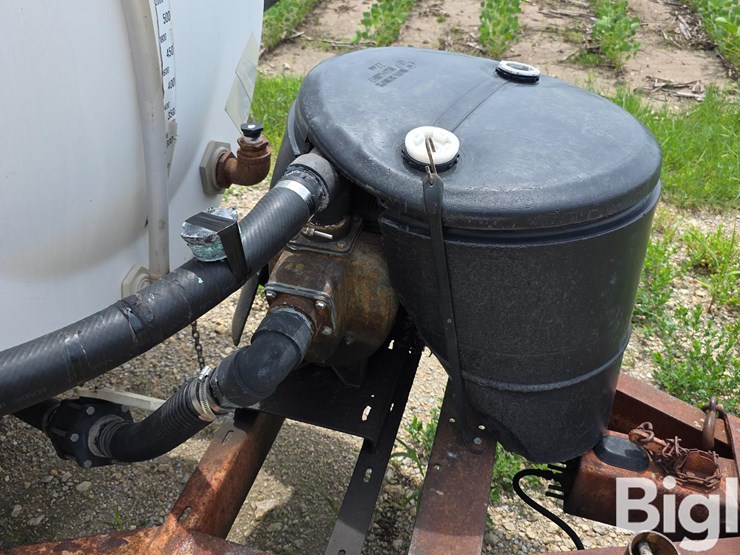 clark-equipment-1,200-gallon-t/a-nurse-tank-trailer-image-18