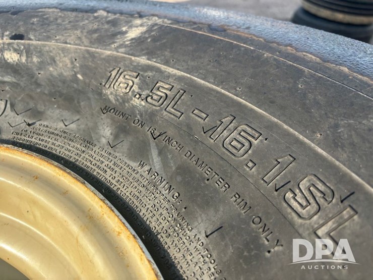 implement-tires-(dr11904)-image-9