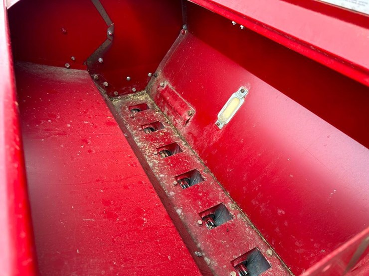 case-ih-5100-image-30