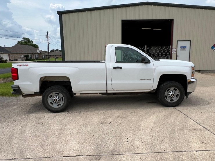 2015-chevrolet-silverado-2500hd-image-5