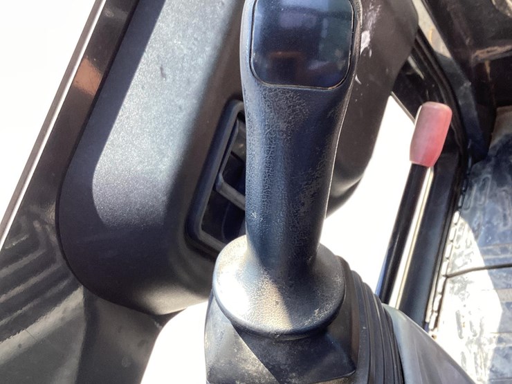2018-yanmar-vio55-6a-image-18
