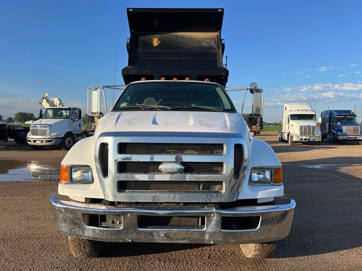 2009-ford-f750-image-3