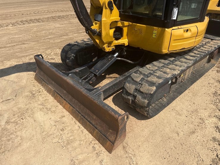 caterpillar-305e2-cr-image-14
