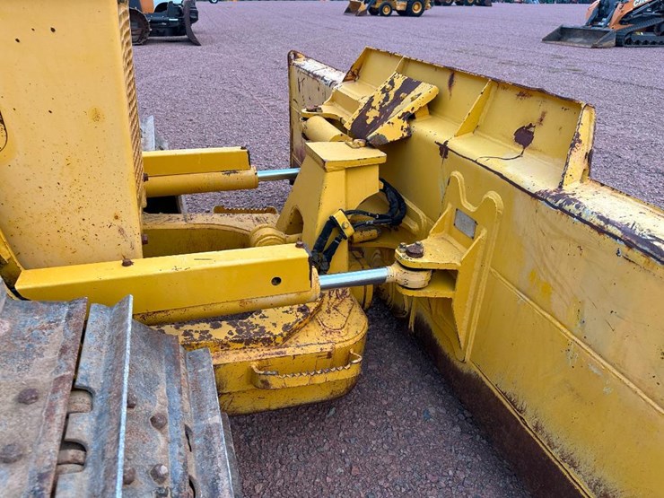 2007-komatsu-d39px-21-image-22