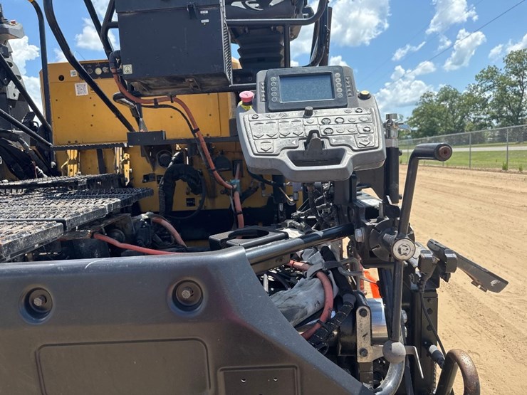 2015-caterpillar-ap-1055f-image-20
