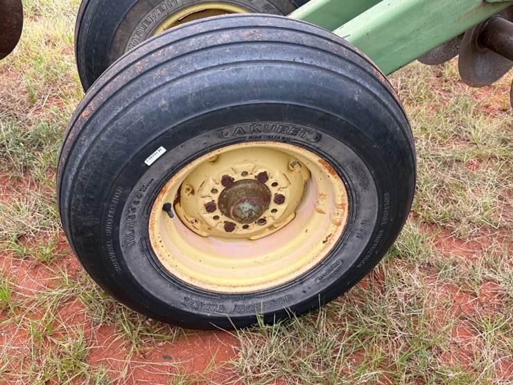 john-deere-340-image-6