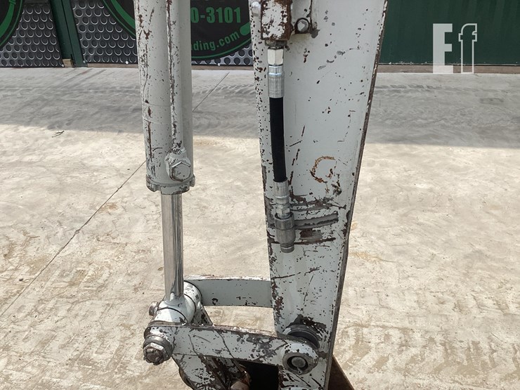 2006-takeuchi-tb135-image-12