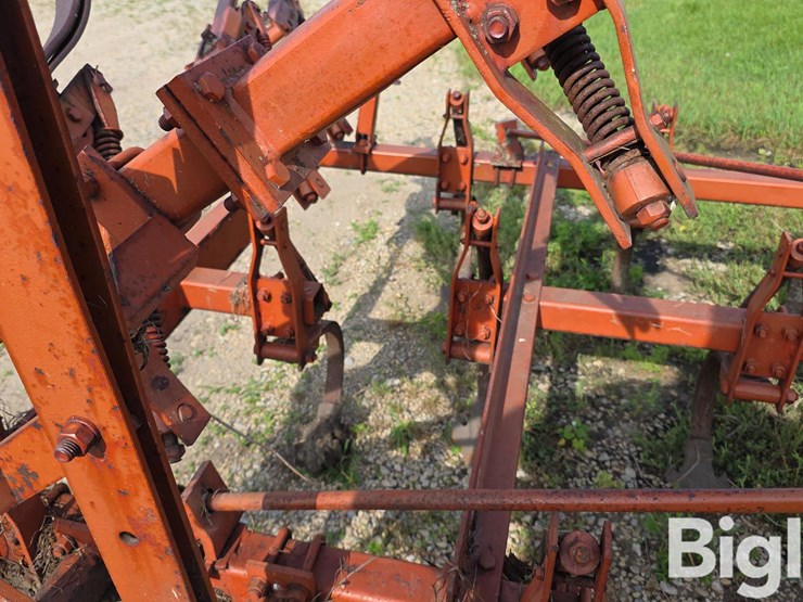 case-1200m-field-cultivator-image-10