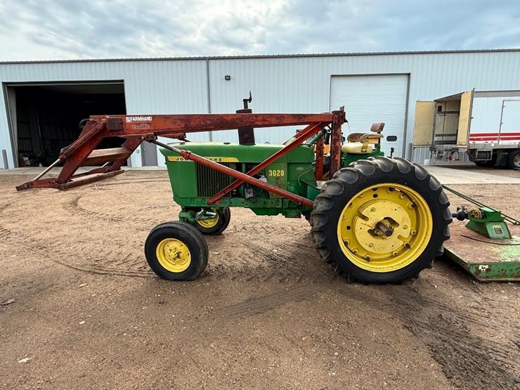 john-deere-3020-image-2