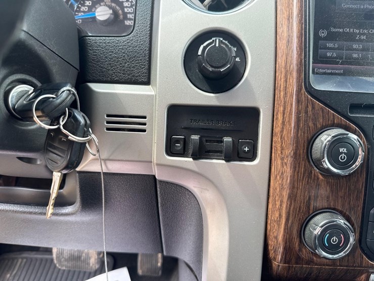 2013-ford-f150-lariat-image-26