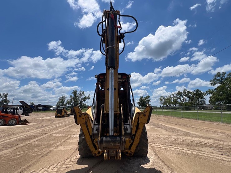 2013-caterpillar-420f-image-3