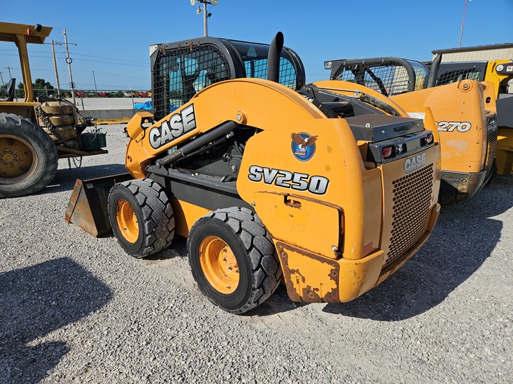 2012-case-sv250-image-13
