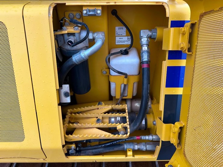 2013-komatsu-d61px-23-image-50