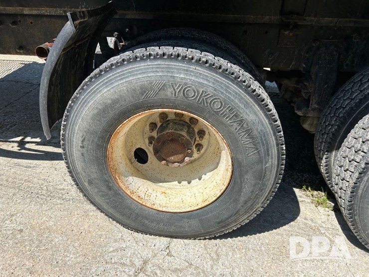 1998-peterbilt-378-image-18