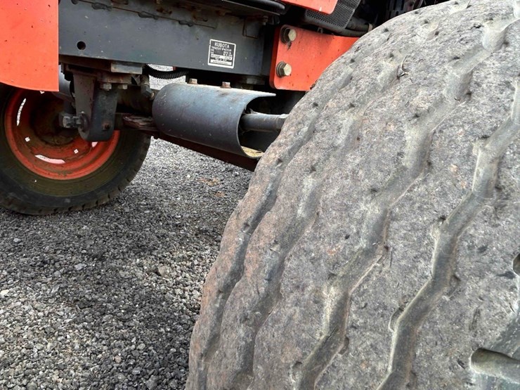 2007-kubota-m5040f-image-11