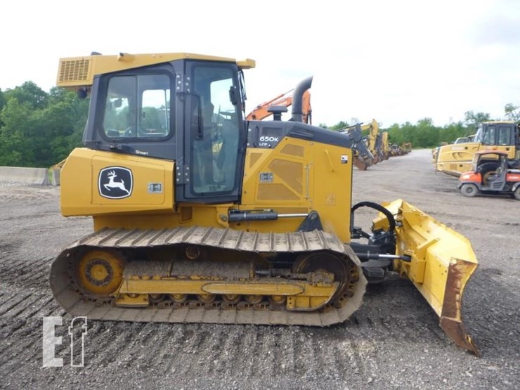 2021-deere-650k-lgp-image-3