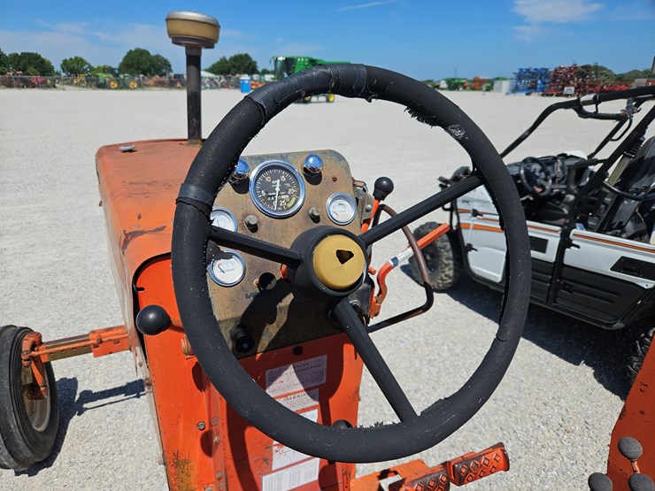 #201920-•-allis-chalmers-180-tractor-image-9