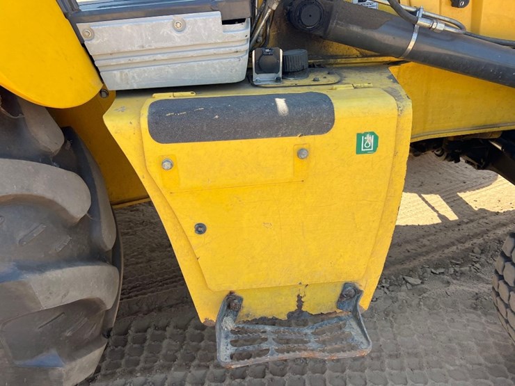 2008-new-holland-b95-image-25