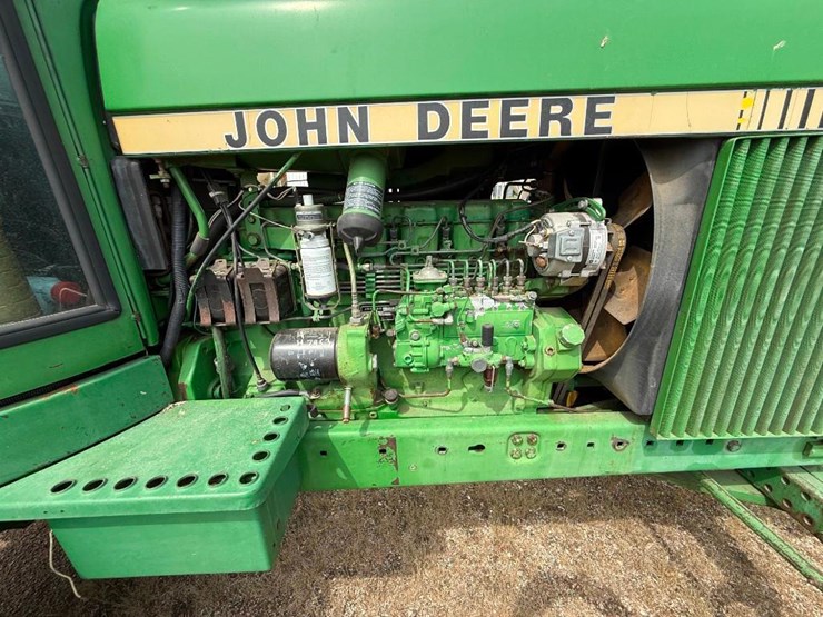 john-deere-4440-image-10