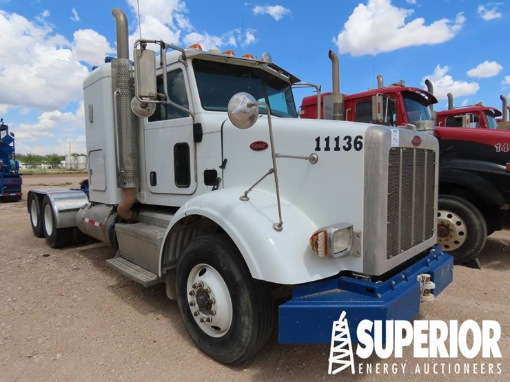2016-peterbilt-365-image-1