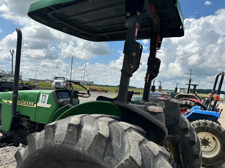 2005-john-deere-5205-image-23