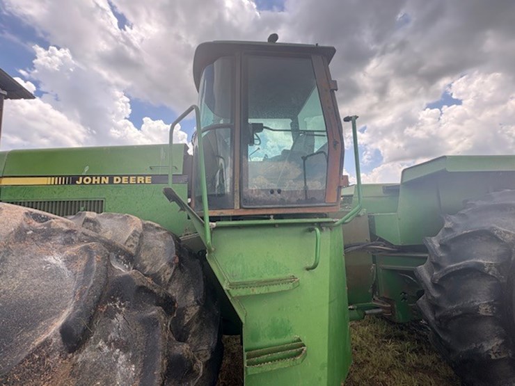 john-deere-8560-image-40