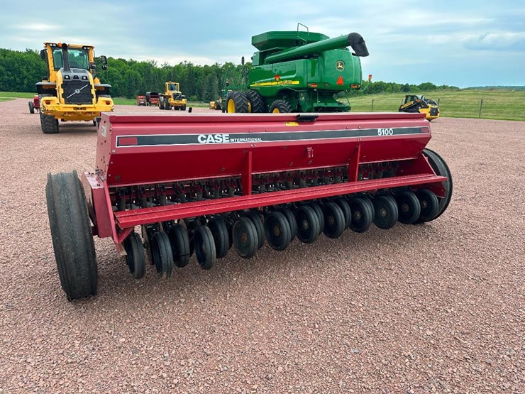 case-ih-5100-image-4