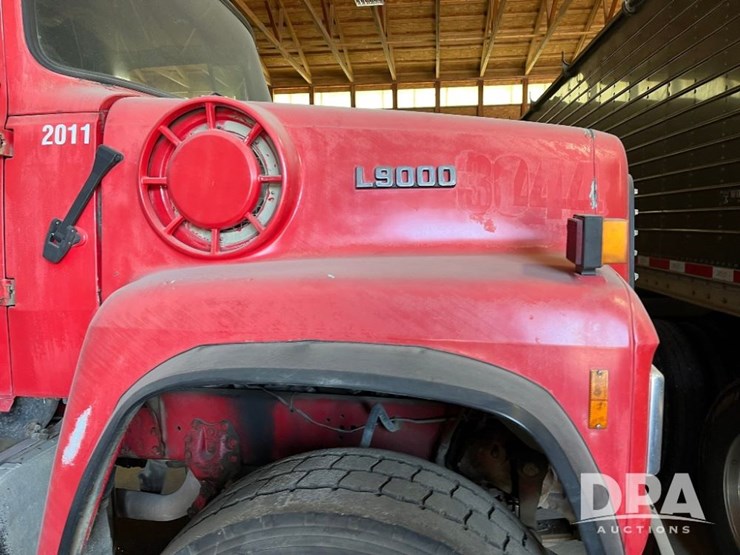 1995-ford-l9000-image-16