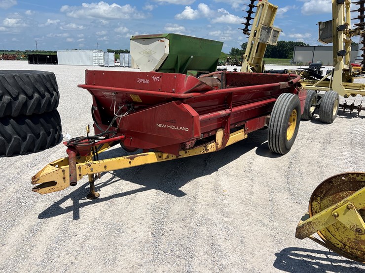 new-holland-520-image-1