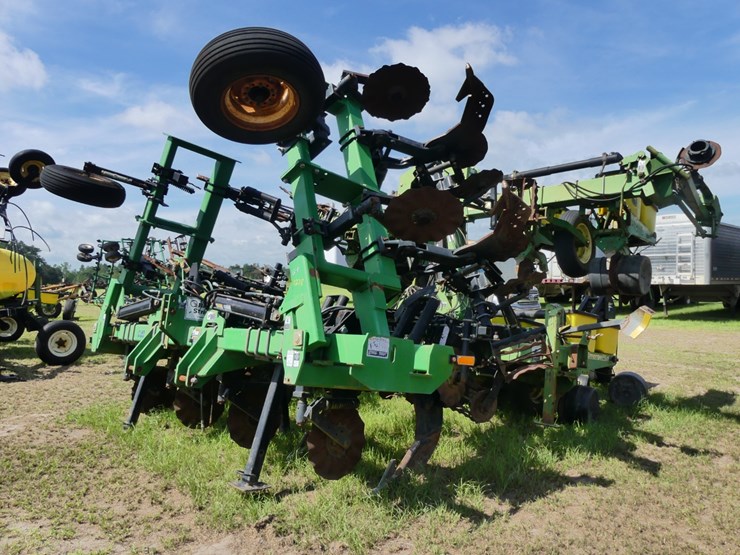 john-deere-1720-image-2