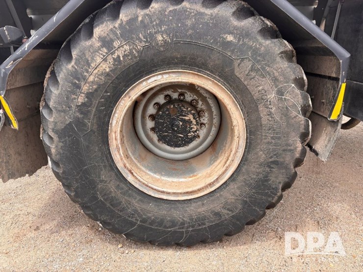 2015-case-ih-titan-3540-image-44