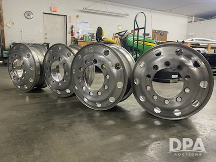 (4)-alcoa-truck-rims-(lt1367)-image-3
