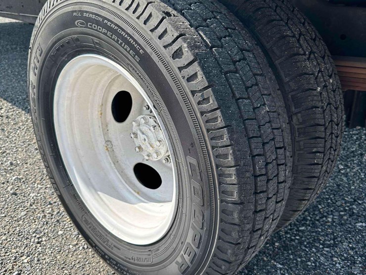 2013-ford-e350-image-14