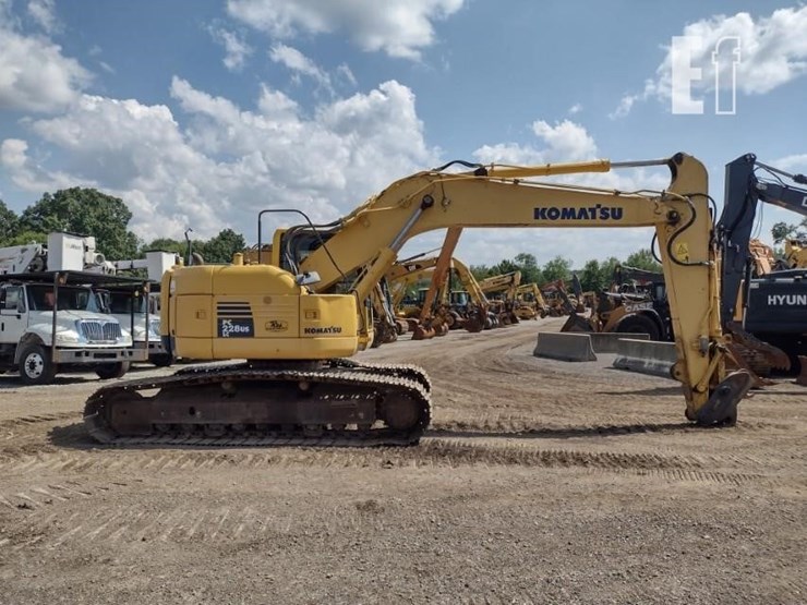 2011-komatsu-pc228us-lc-8-image-3