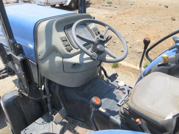 new-holland-t4050f-image-10