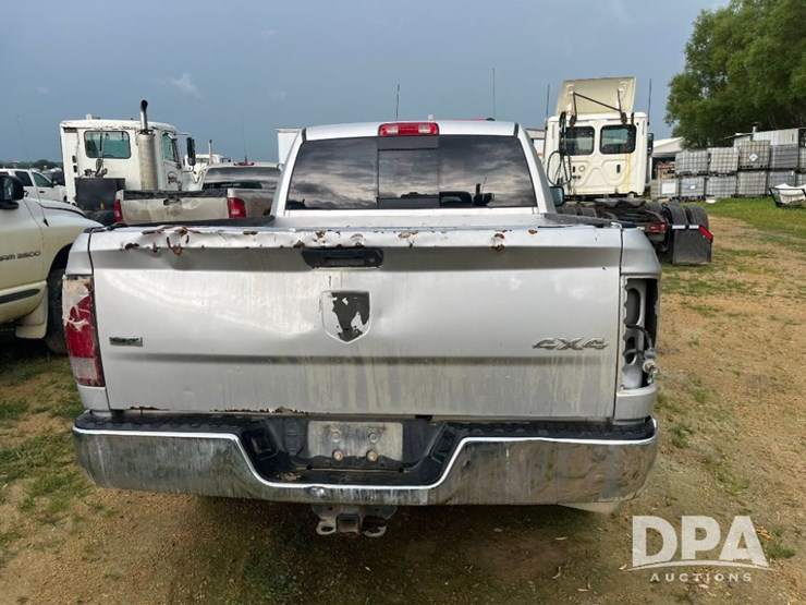 2012-dodge-ram-1500-image-12