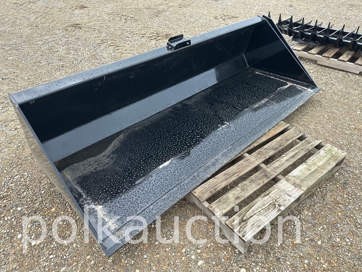 177---90"-bucket-w/-blade-image-1