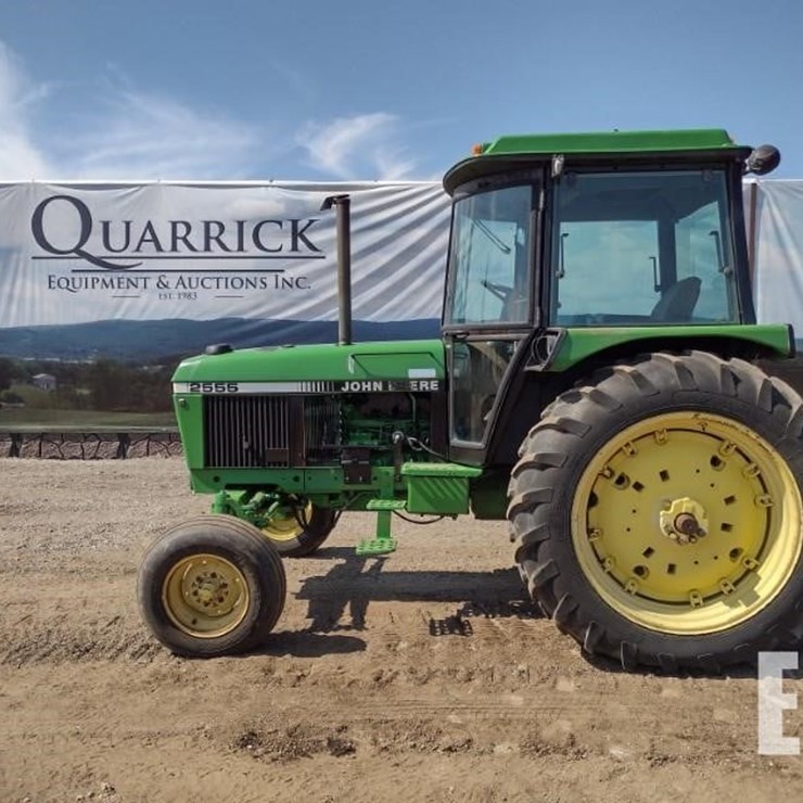 1989 JOHN DEERE 2555