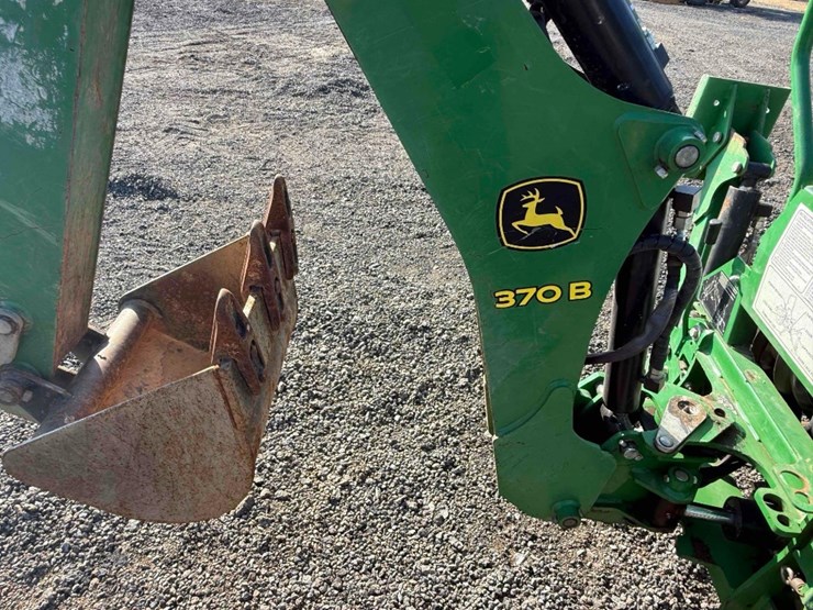 2020-john-deere-3032e-image-23