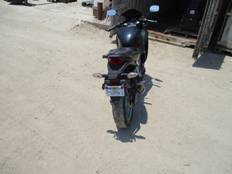 2012-honda-cbr-250r-motor-cycle,-image-3