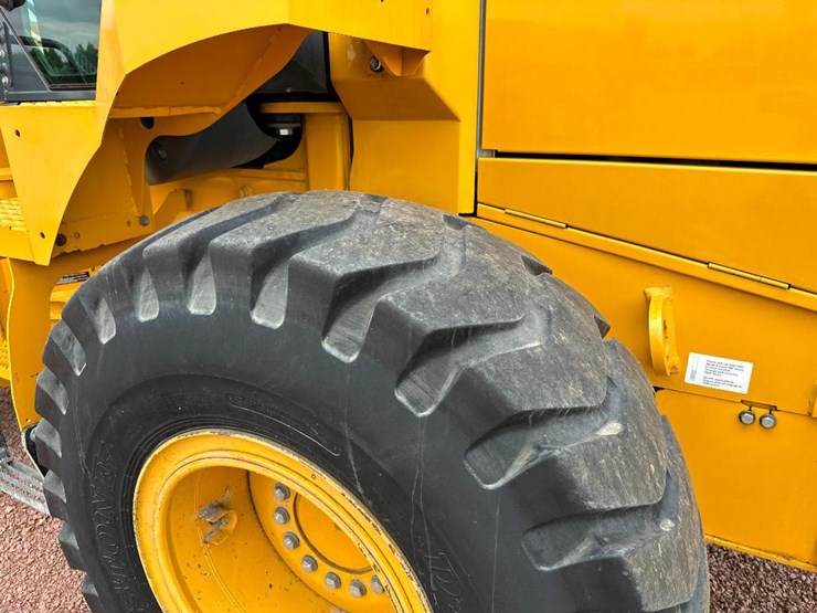 2018-deere-524kii-image-7