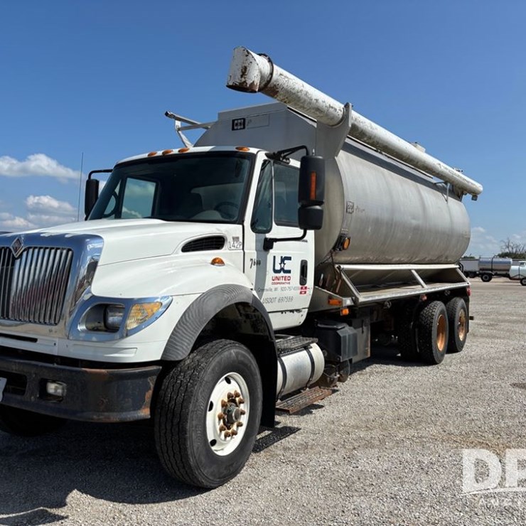 2006 INTERNATIONAL 7600