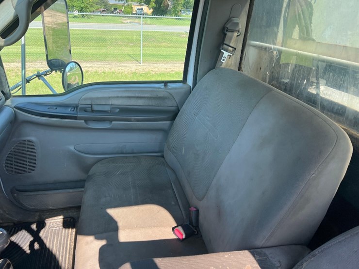 2006-ford-f750-xlt-image-36