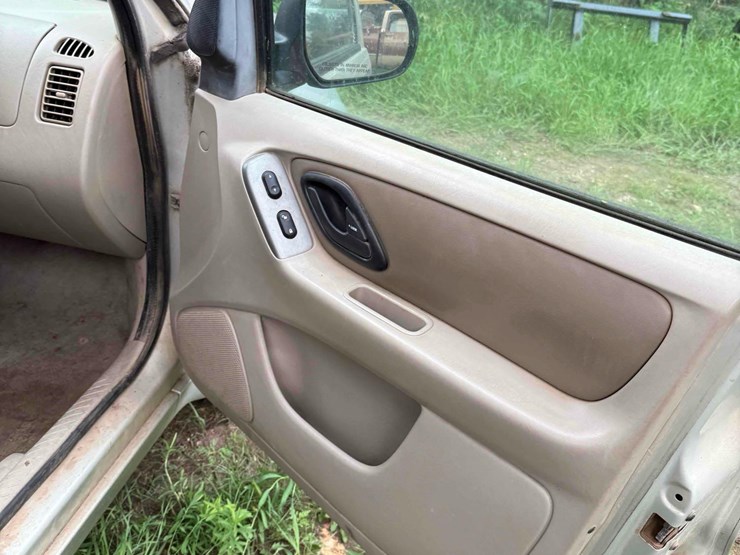 2003-ford-escape-image-34