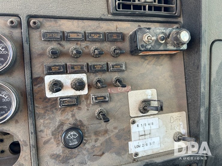1995-kenworth-t600-image-52