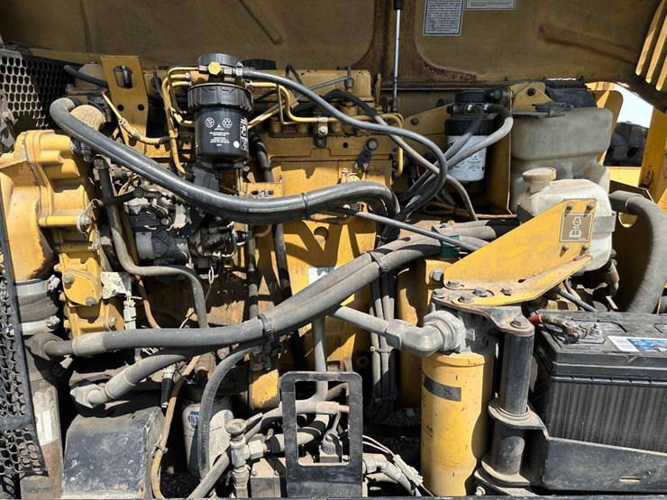 1999-caterpillar-th82-image-35