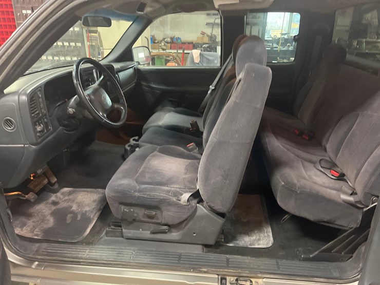 2000-chevrolet-1500-image-9