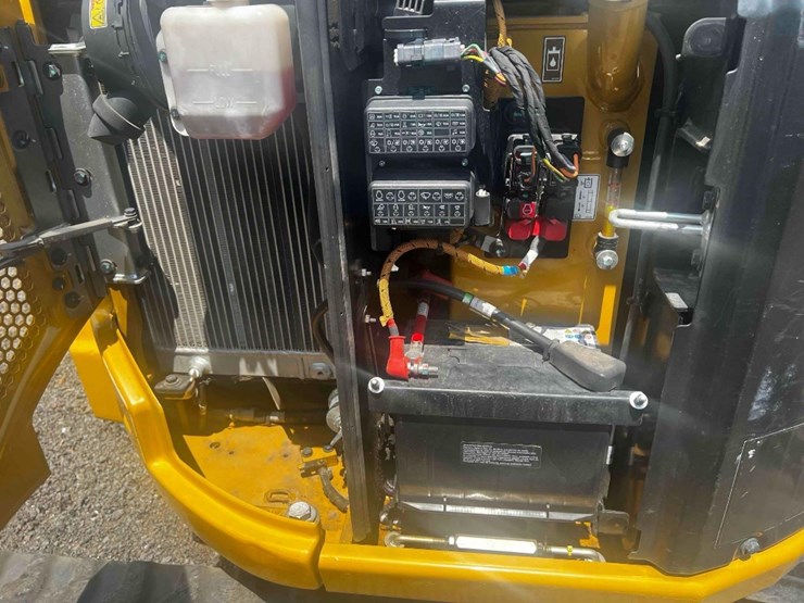 2020-caterpillar-302.7d-image-14