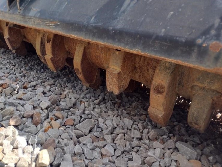 cat-hm415b-mulching-head-image-5